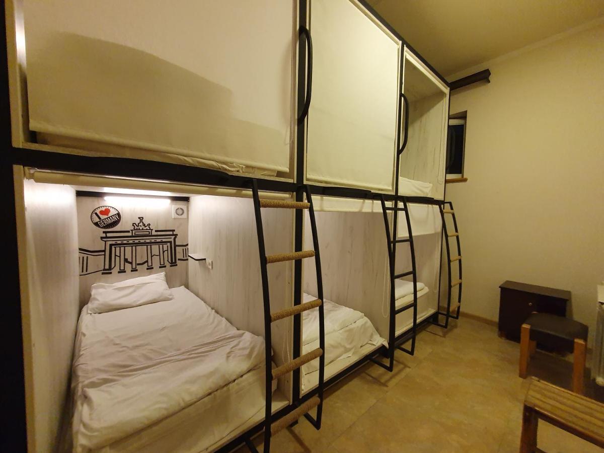 Capsule Hostel In The Old City Of Ереван Экстерьер фото