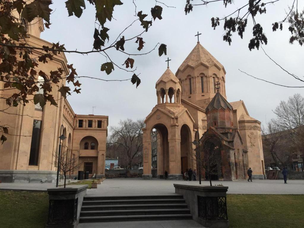 Capsule Hostel In The Old City Of Ереван Экстерьер фото