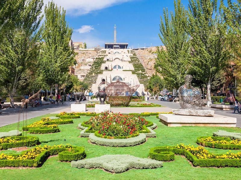 Capsule Hostel In The Old City Of Ереван Экстерьер фото