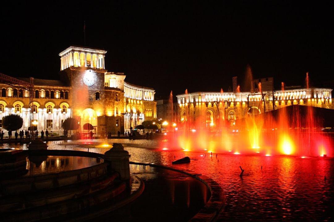 Capsule Hostel In The Old City Of Ереван Экстерьер фото